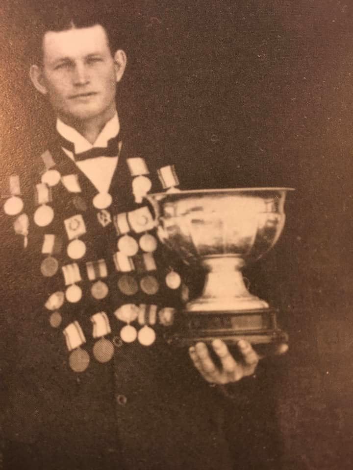 Henning Isaksson med sina priser